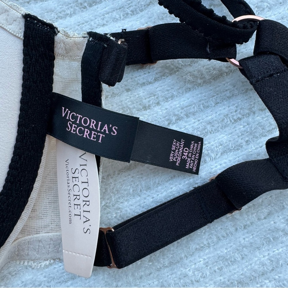 VICTORIA’S SECRET | NWT Very Sexy Push Up Bra Cream & Black Strappy 34D - Picture 3 of 5